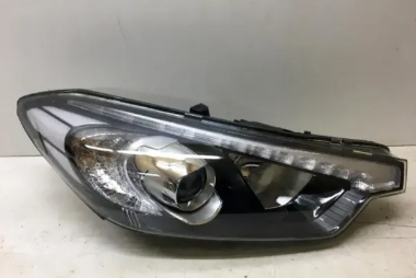 Фара передняя правая