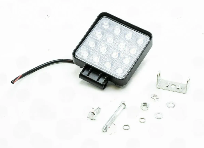 фара дополнительная LED 105х105х55 (Д/В/Ш) 48W дальний SPOT