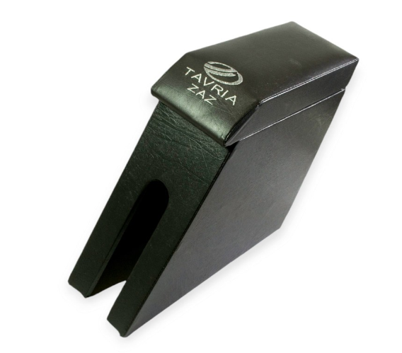 подлокотник ЗАЗ Таврия  черный  с вышивкой (кожзам)