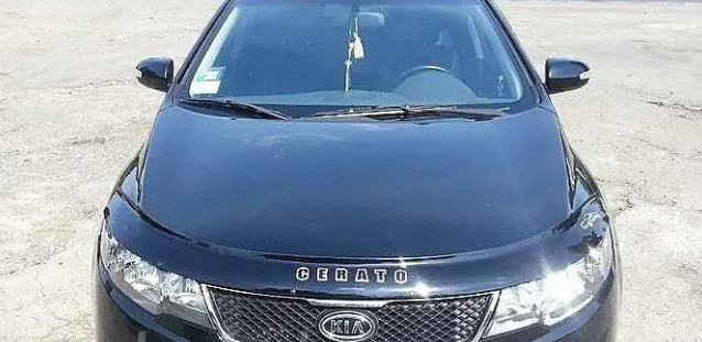 мухобойка KIA Cerato 2008-2012  VT 52