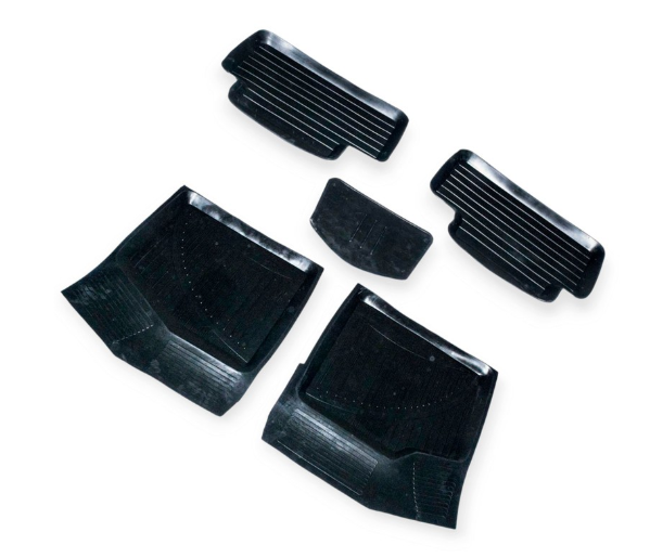 коврики салона ВАЗ 2108  борт 4,5см, с перемычкой на крепежах  Rozma