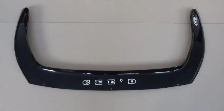 мухобойка KIA Ceed хетч 2012-2018 (с заходом на фары) VT 52