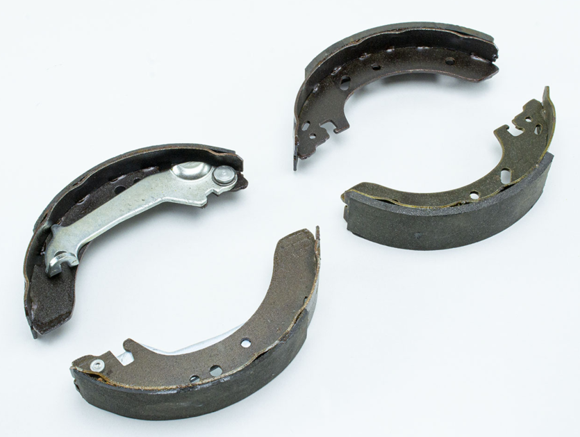 колодки барабанные Ford Escort 95->  (d203x39)  (HART)