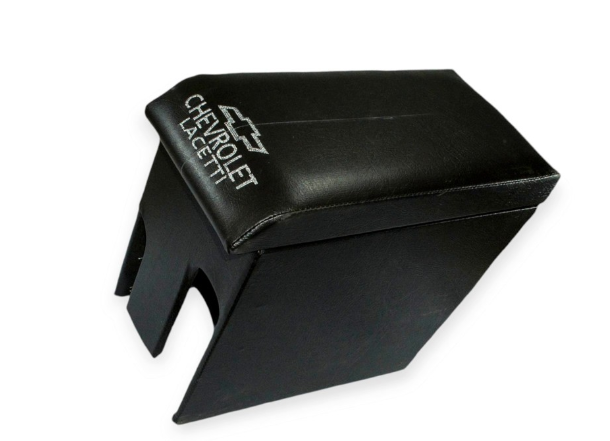 подлокотник Chevrolet Lacetti  черный  с вышивкой (кожзам)