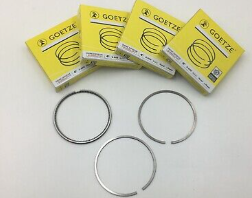 Комплект кілець на поршень