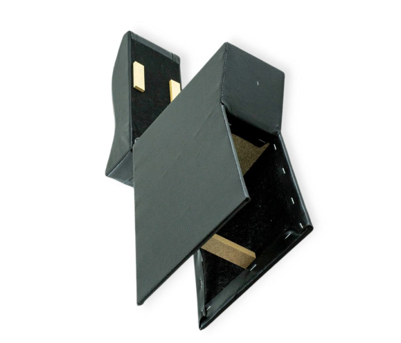 подлокотник ВАЗ 2115  черный  с вышивкой (кожзам)  NEW с изгибом 256108 - зображення 2