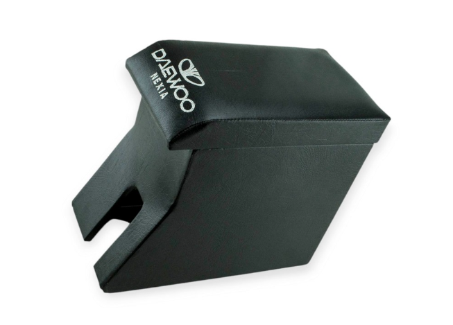 подлокотник Daewoo Nexia  черный  с вышивкой (кожзам)