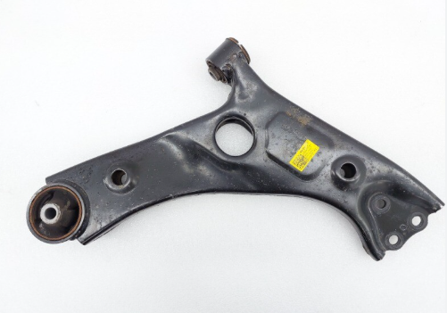 Рычаг передний правый