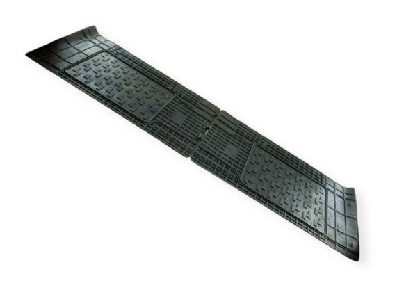 коврики салона универсальн. "БУС 2-3 ряд" 146х43см  T4, T5, Vito, Trafik, Vivaro  борт 1см  Polytep