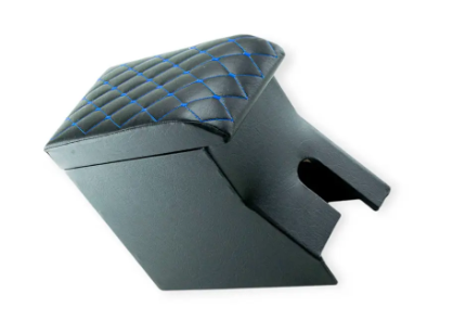 подлокотник Daewoo Lanos  черный  с синей вышивкой РОМБ (кожзам)