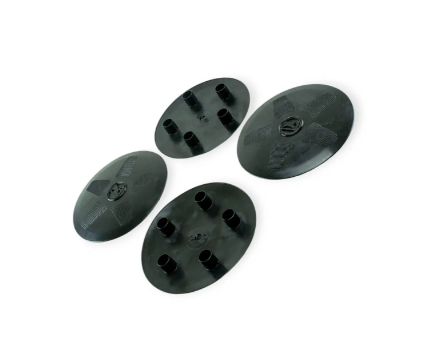 колпаки колесные малые ВАЗ 2121 (на 5 болтов) черные с черной эмблемой ВАЗ (4шт)