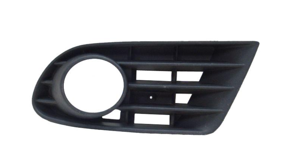 Решітка прав. перед. бампера с отв.