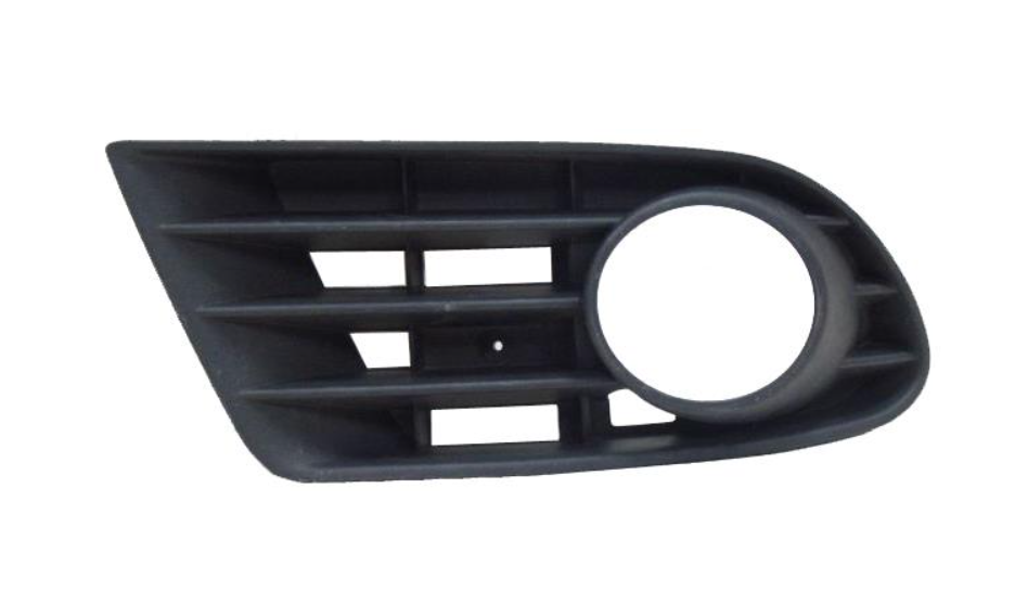 Решітка лів. перед. бампера с отв.