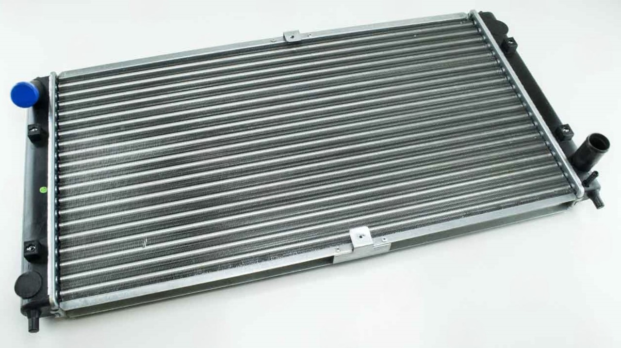 радиатор двиг.Amulet  1.6 с конд. (Tempest)