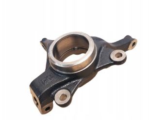 Кулак поворотний правий