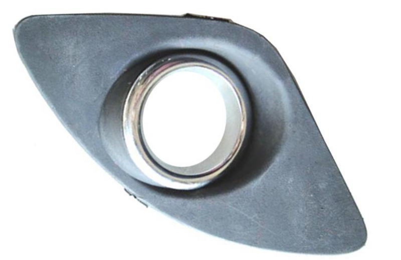 Заглушка прав.бампера перед. с отв.для протитум.